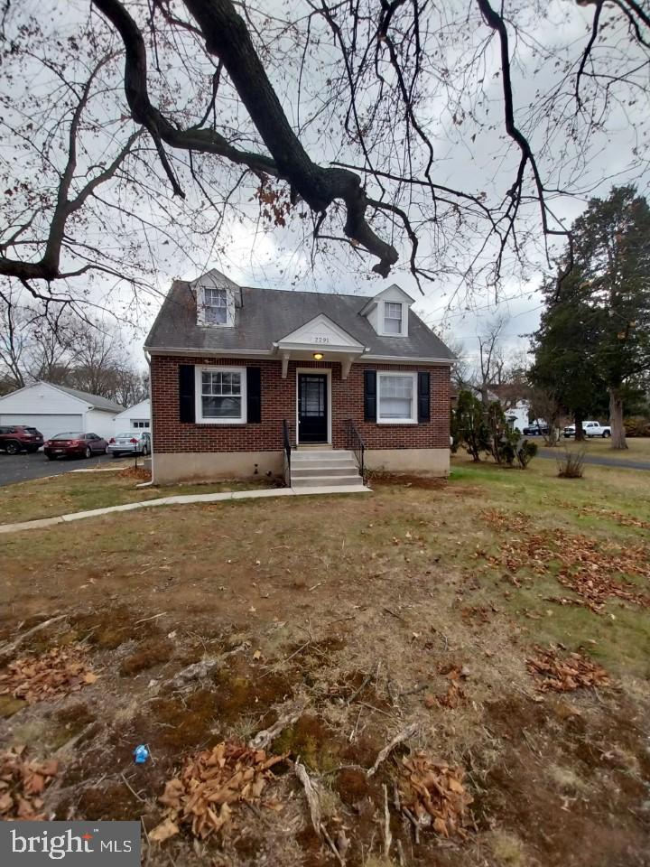 2291 W Walnut St Property Photo
