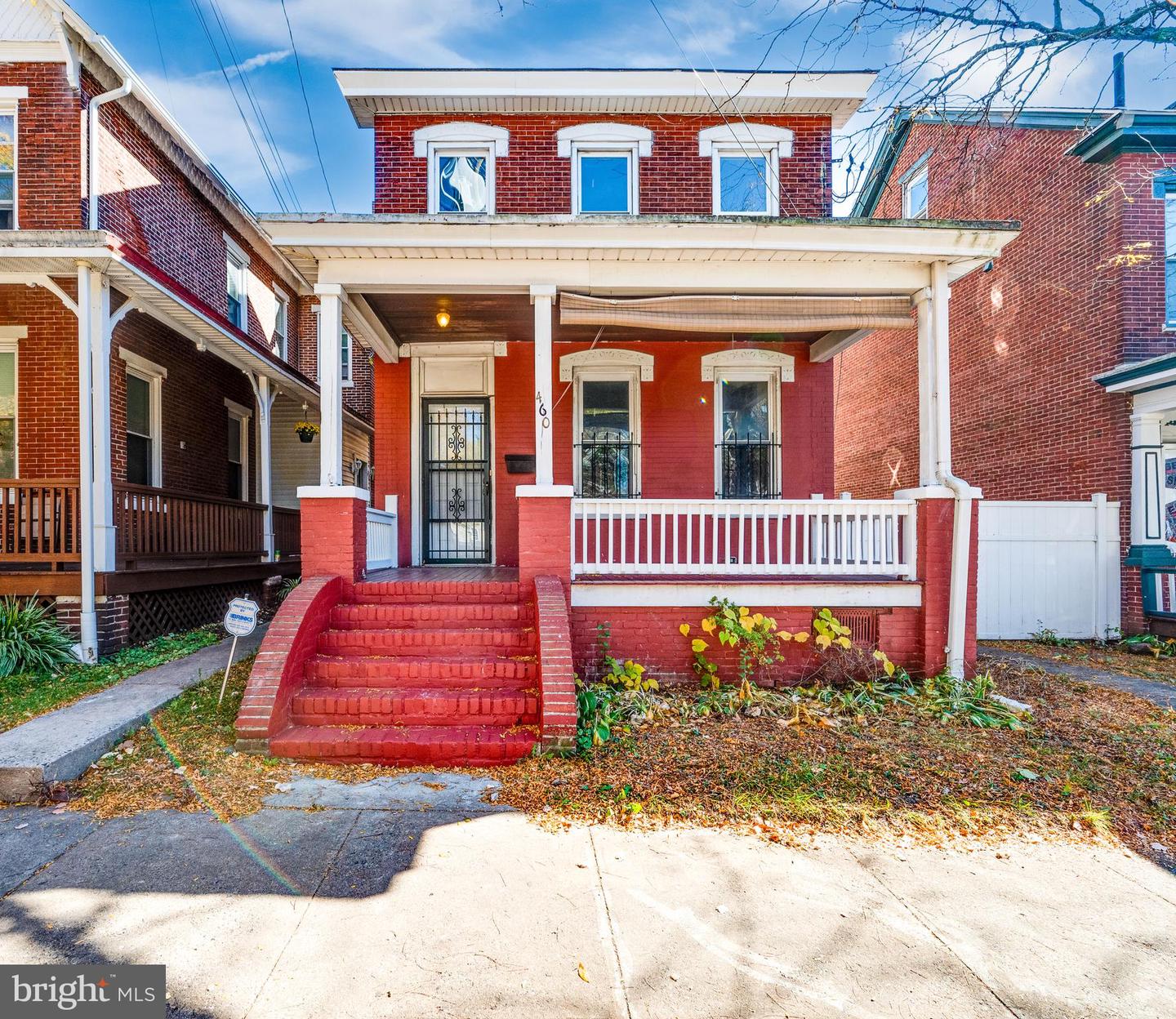 460 N Charlotte St Property Photo 1