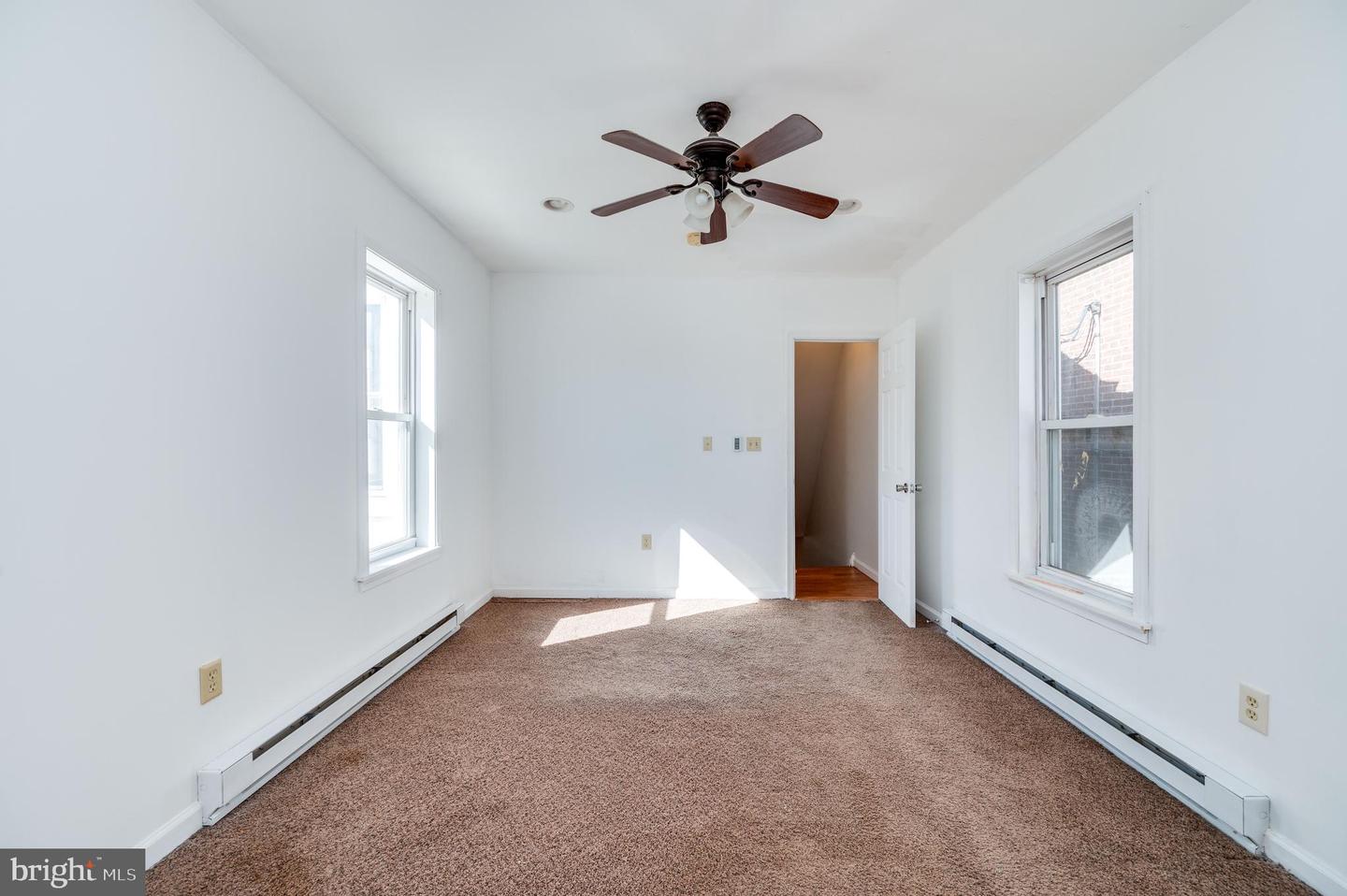 460 N Charlotte St Property Photo 17