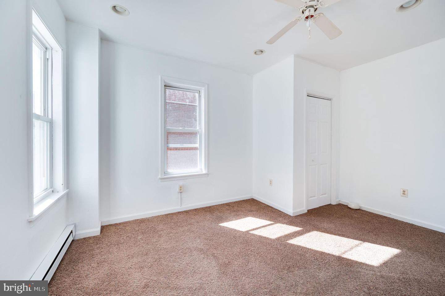 460 N Charlotte St Property Photo 18