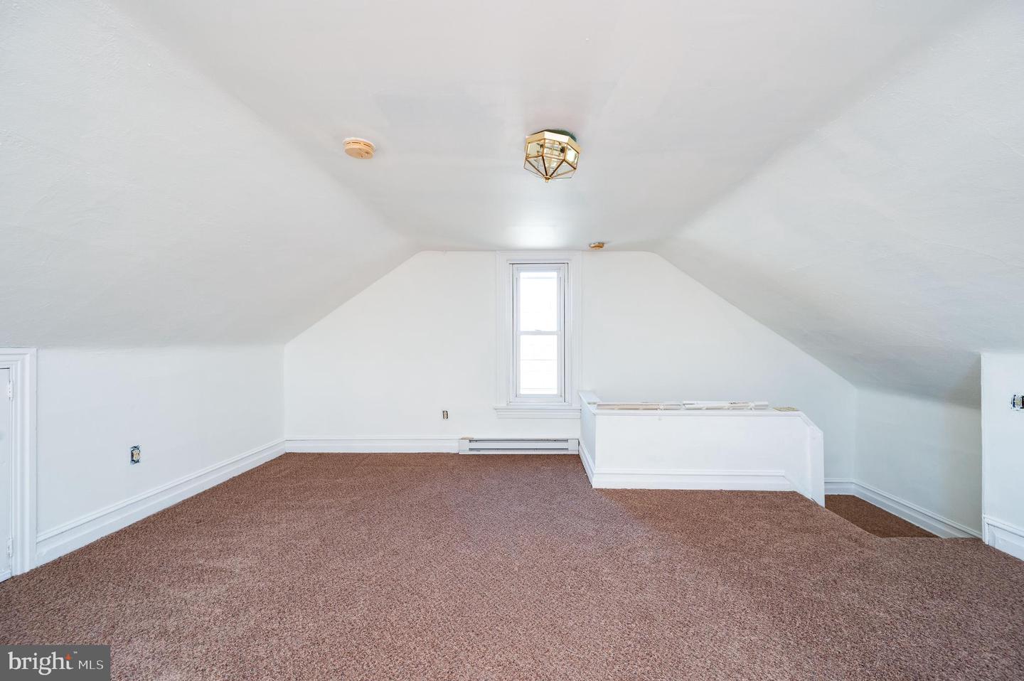 460 N Charlotte St Property Photo 26