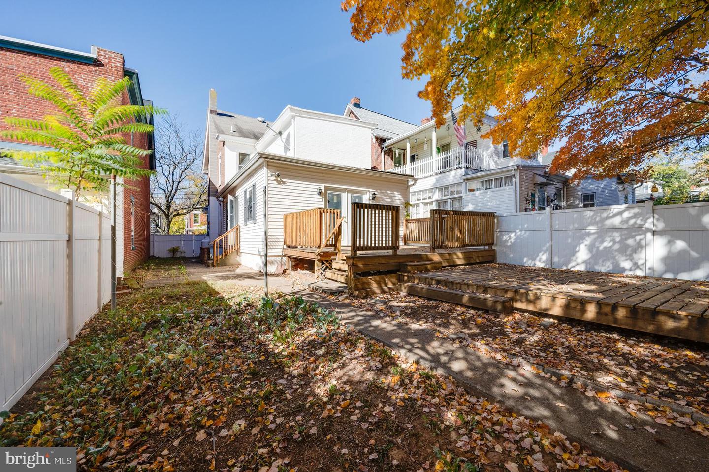 460 N Charlotte St Property Photo 33