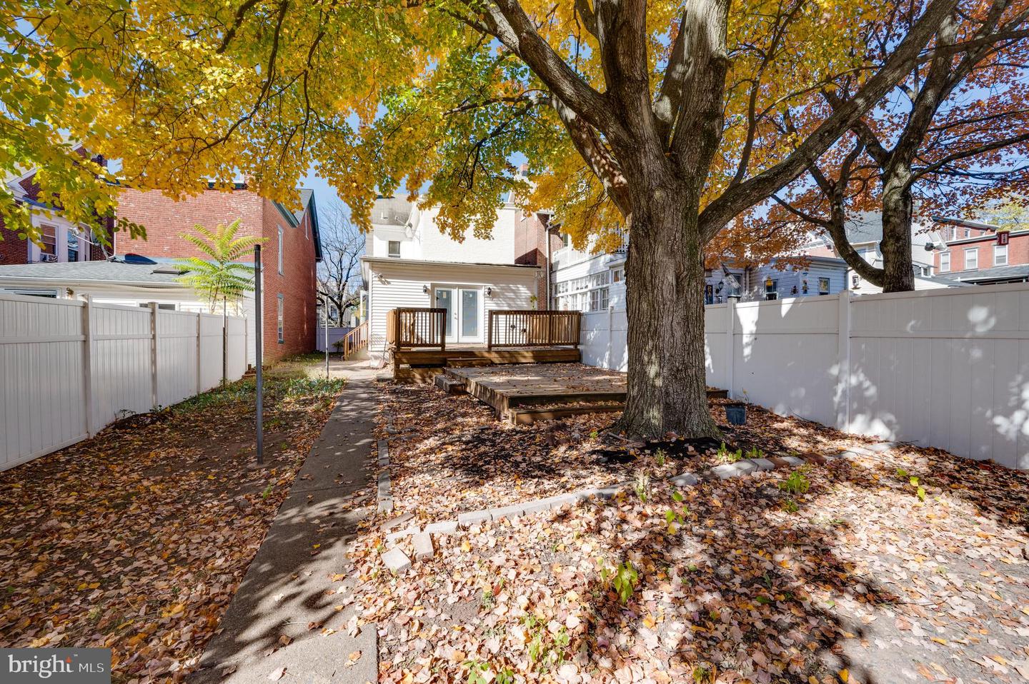 460 N Charlotte St Property Photo 35