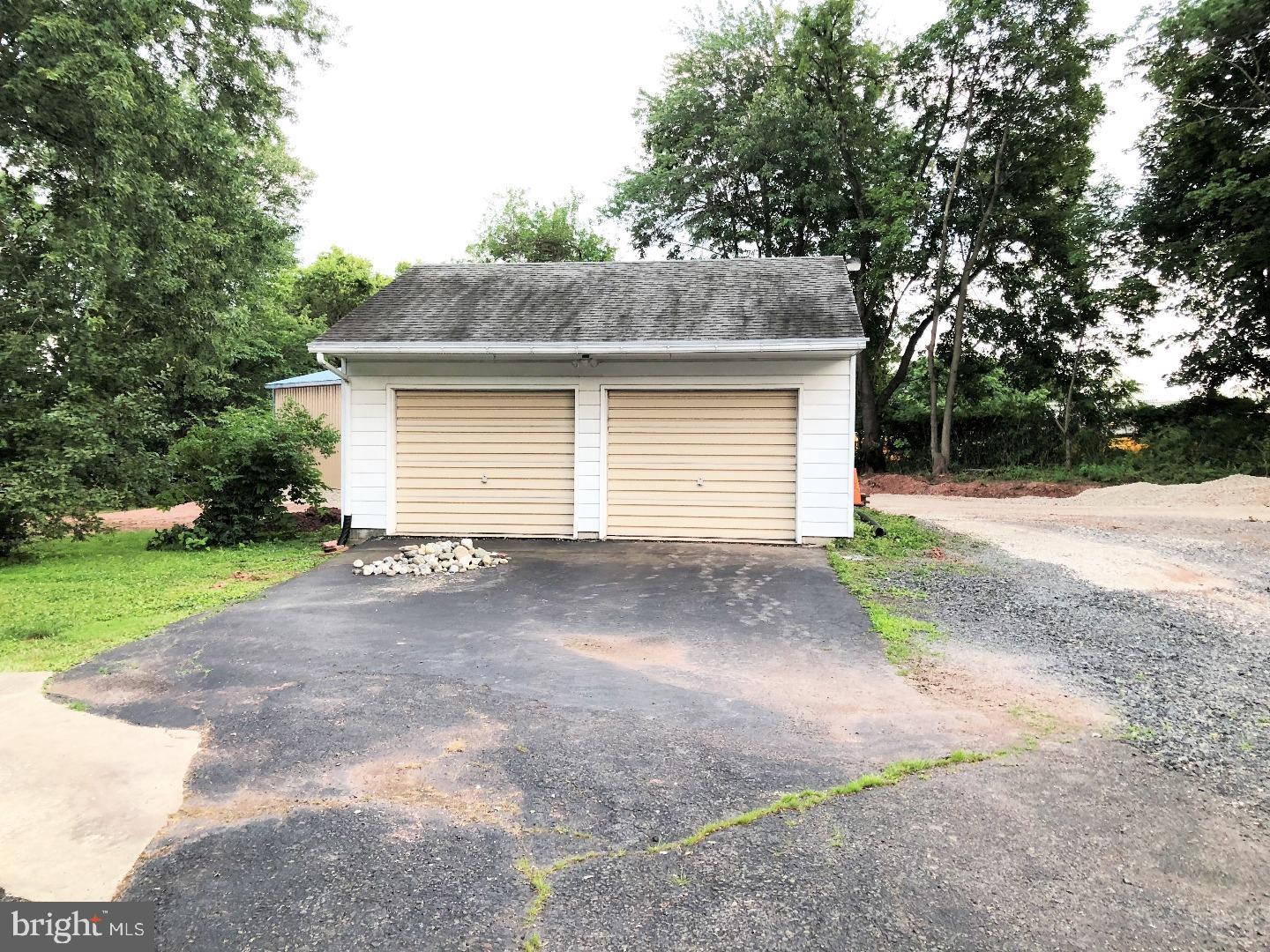 160 Rahns Rd Property Photo 17