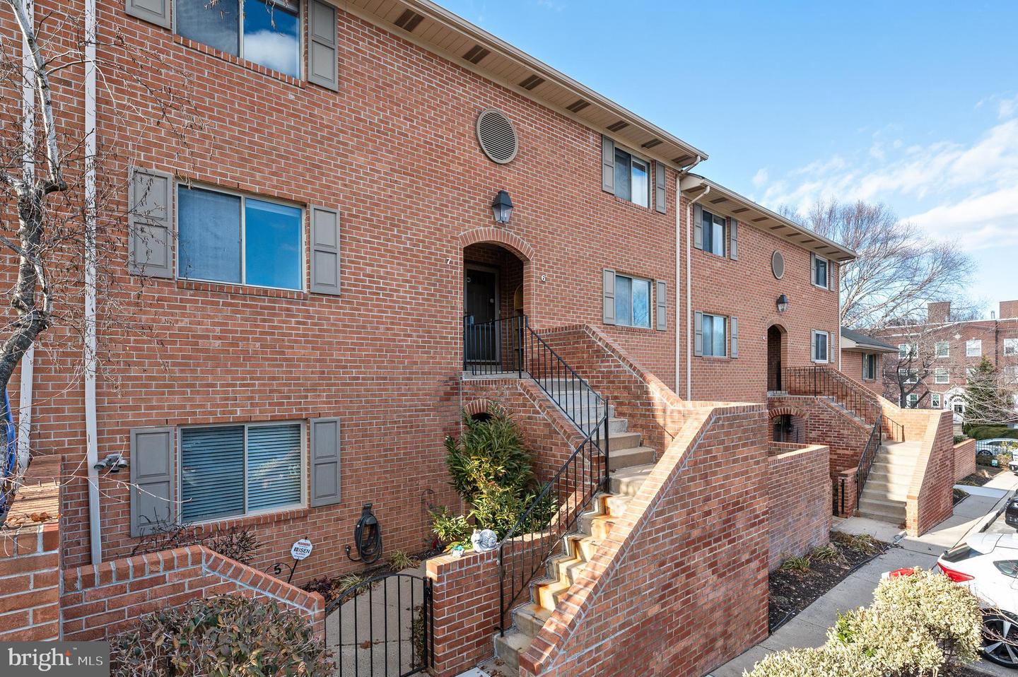 50 Woodside Rd #7 Property Photo