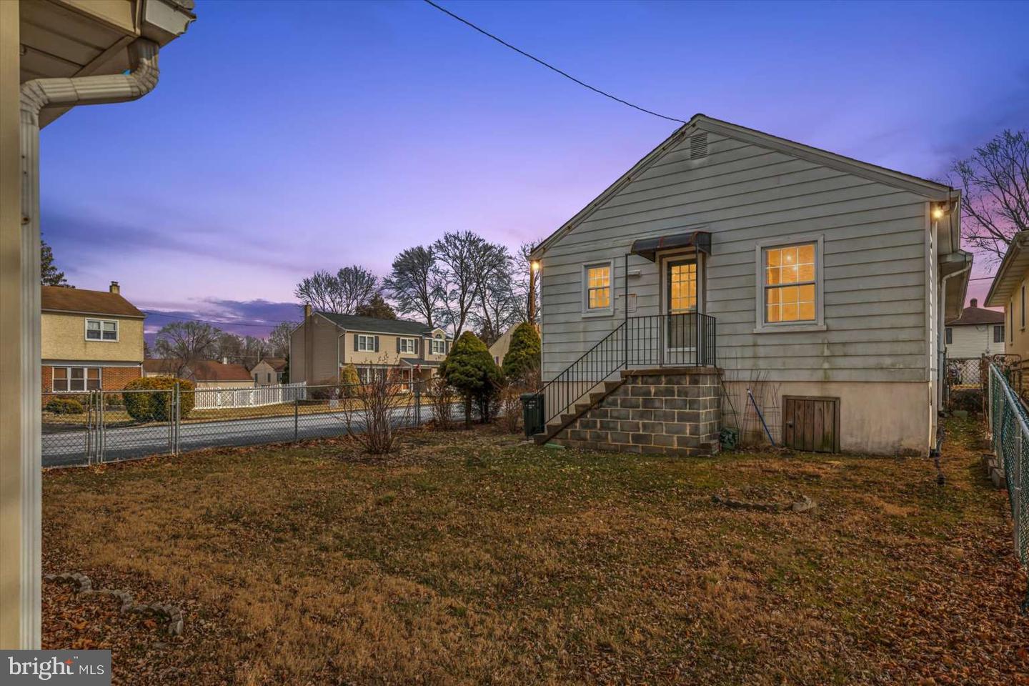 1714 Willow Ave Property Photo 3