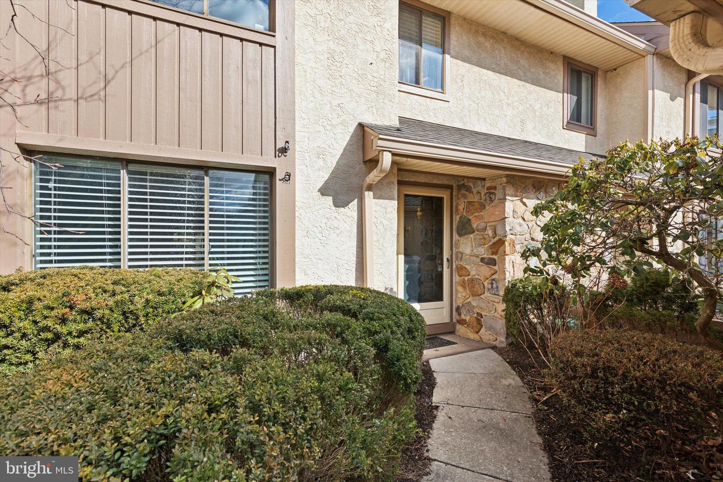 42 Highgate Ln Property Photo