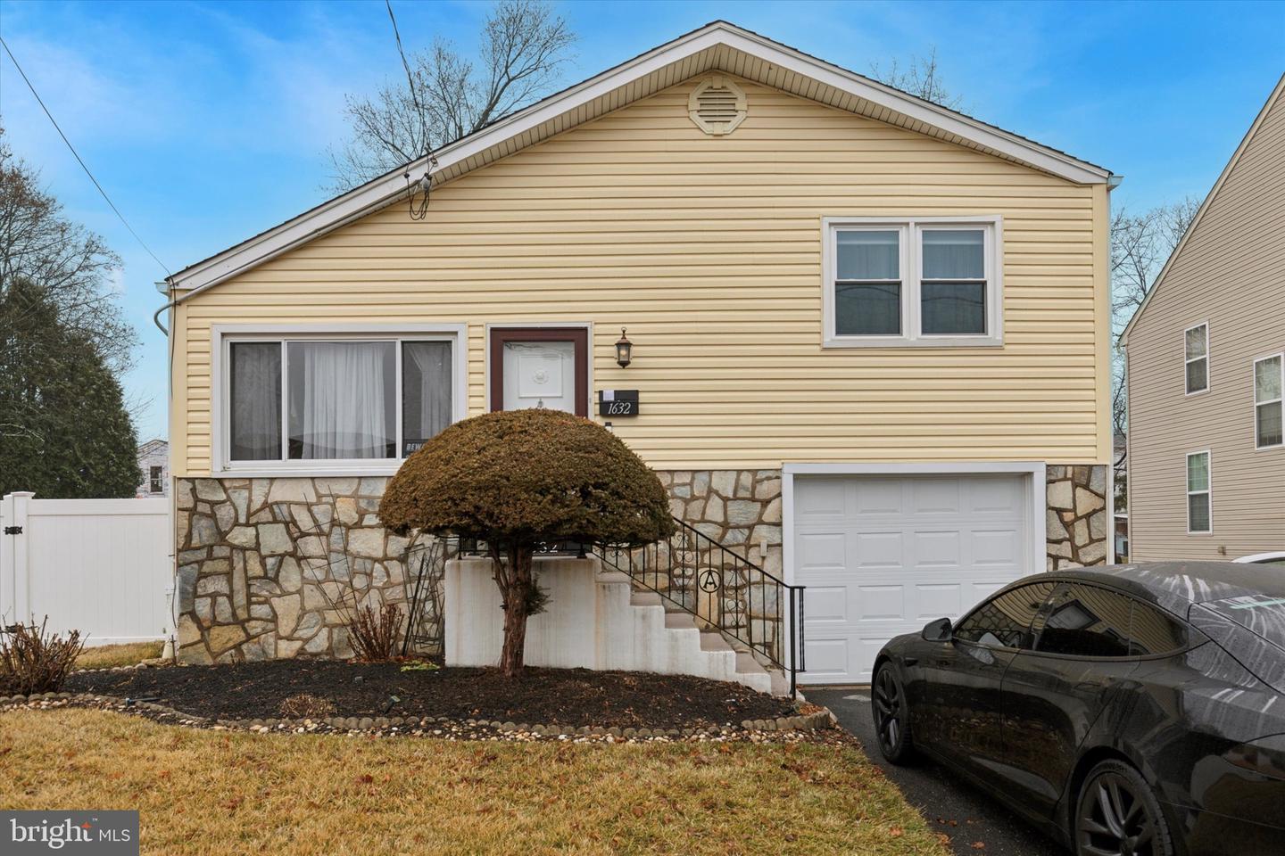 1632 High Ave Property Photo