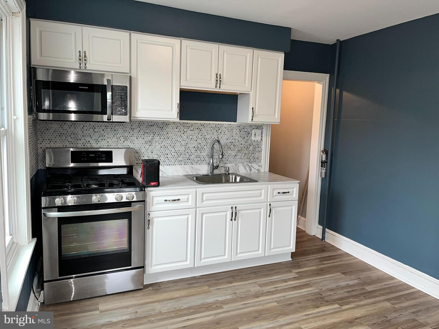 449 N York St Property Photo
