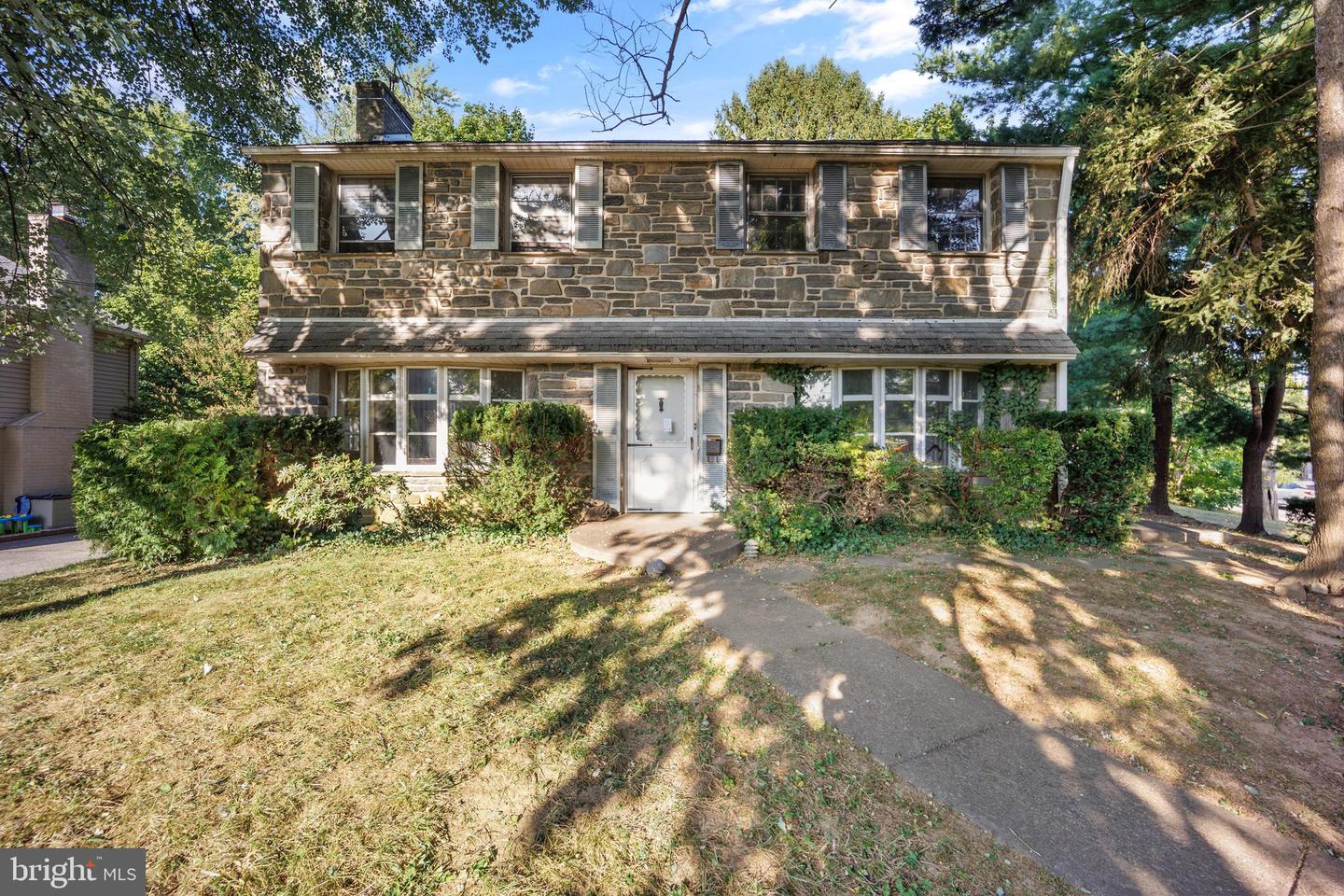 221 Melrose Cir Property Photo