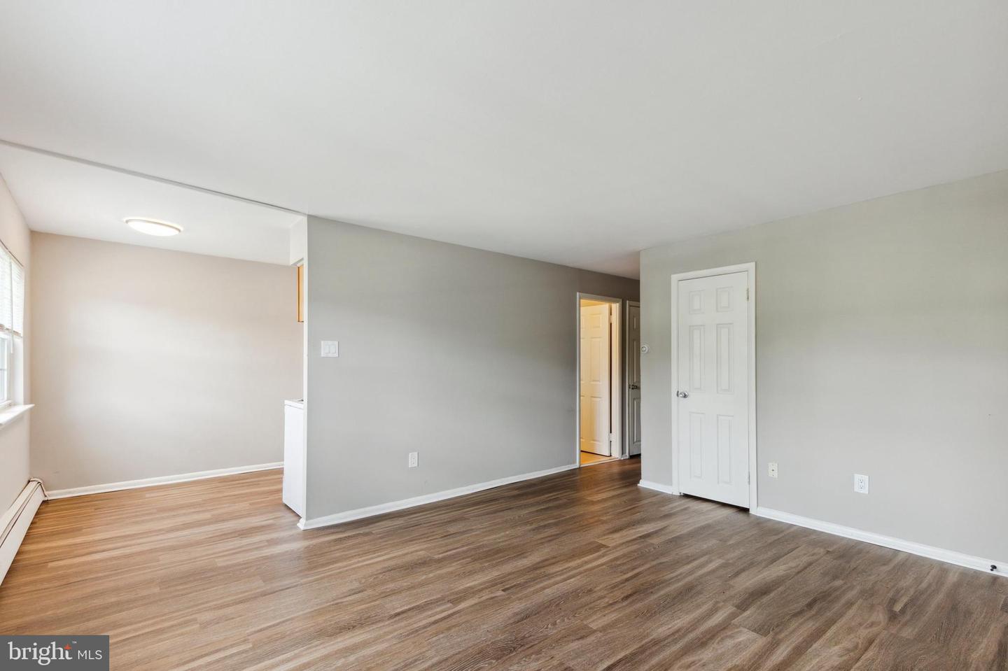 350 N York Rd #b18 Property Photo 3