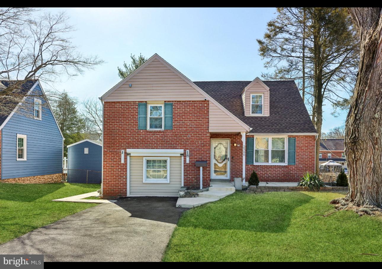 2580 Fernwood Ave Property Photo