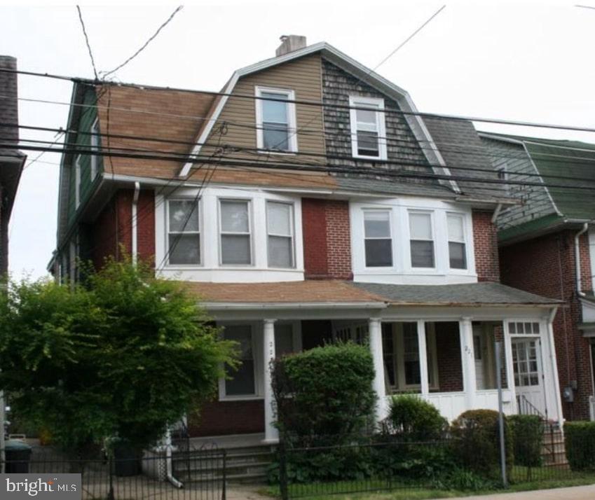 221 Ardmore Ave Property Photo