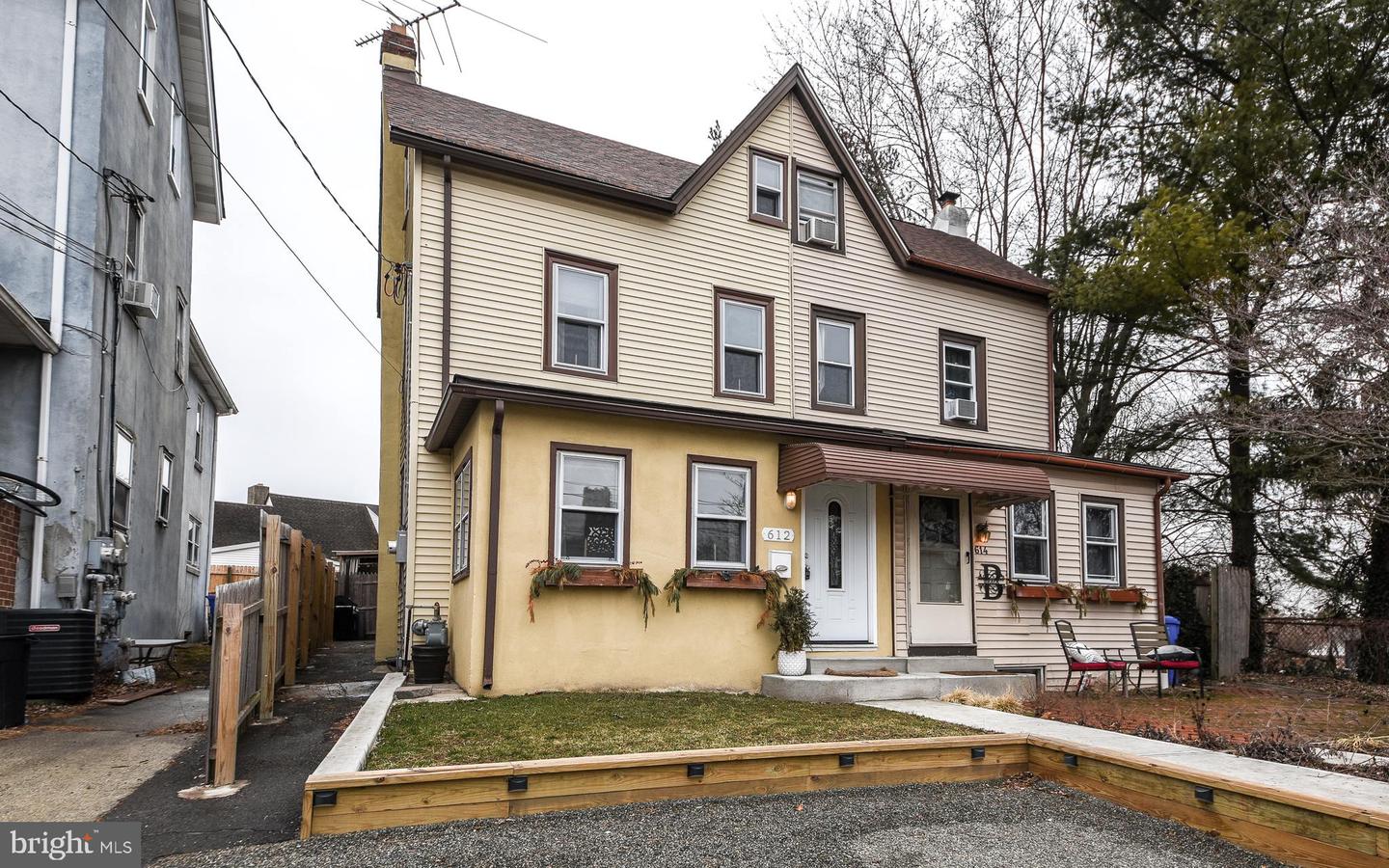 612 Roosevelt Ave Property Photo