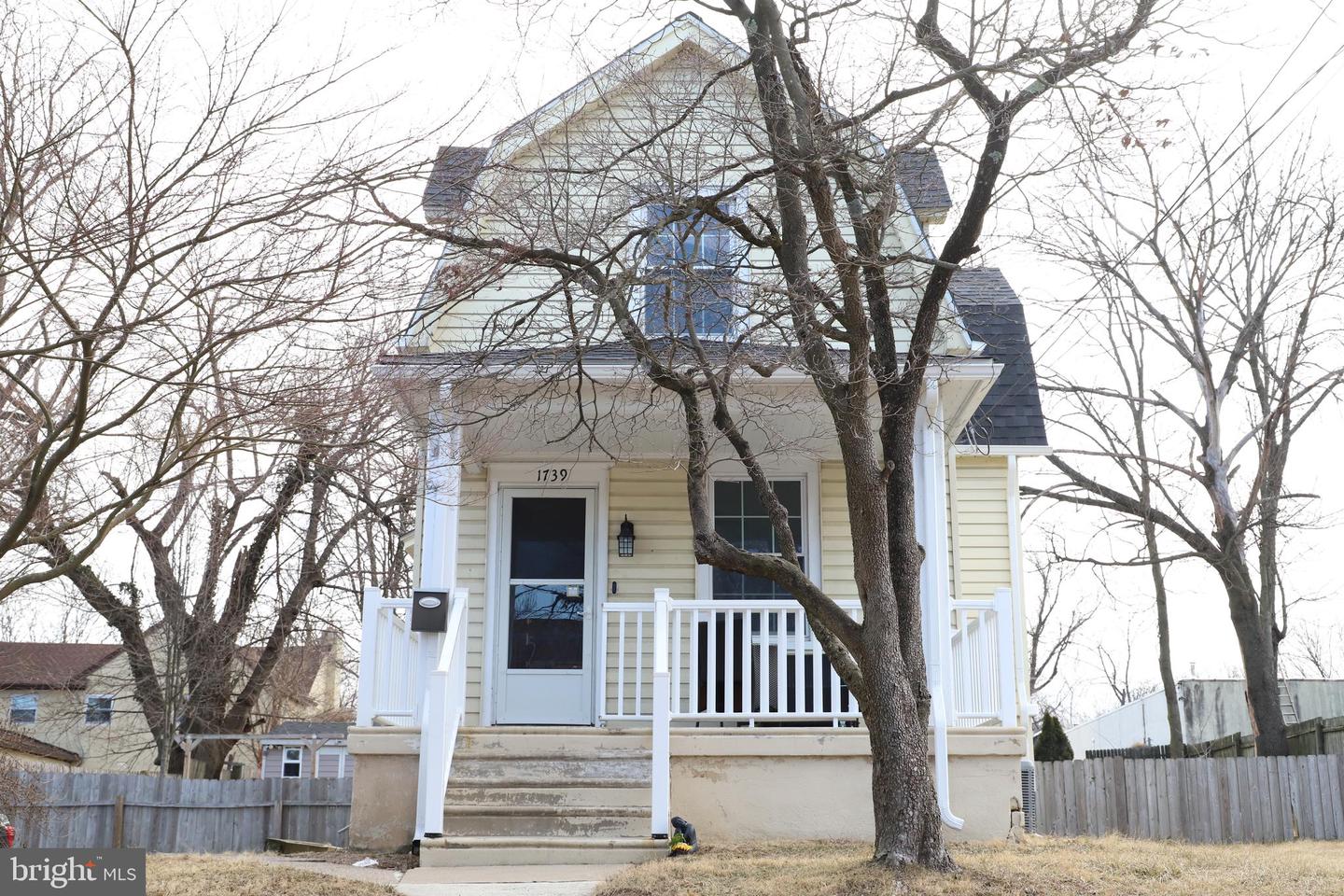 1739 Arnold Ave Property Photo
