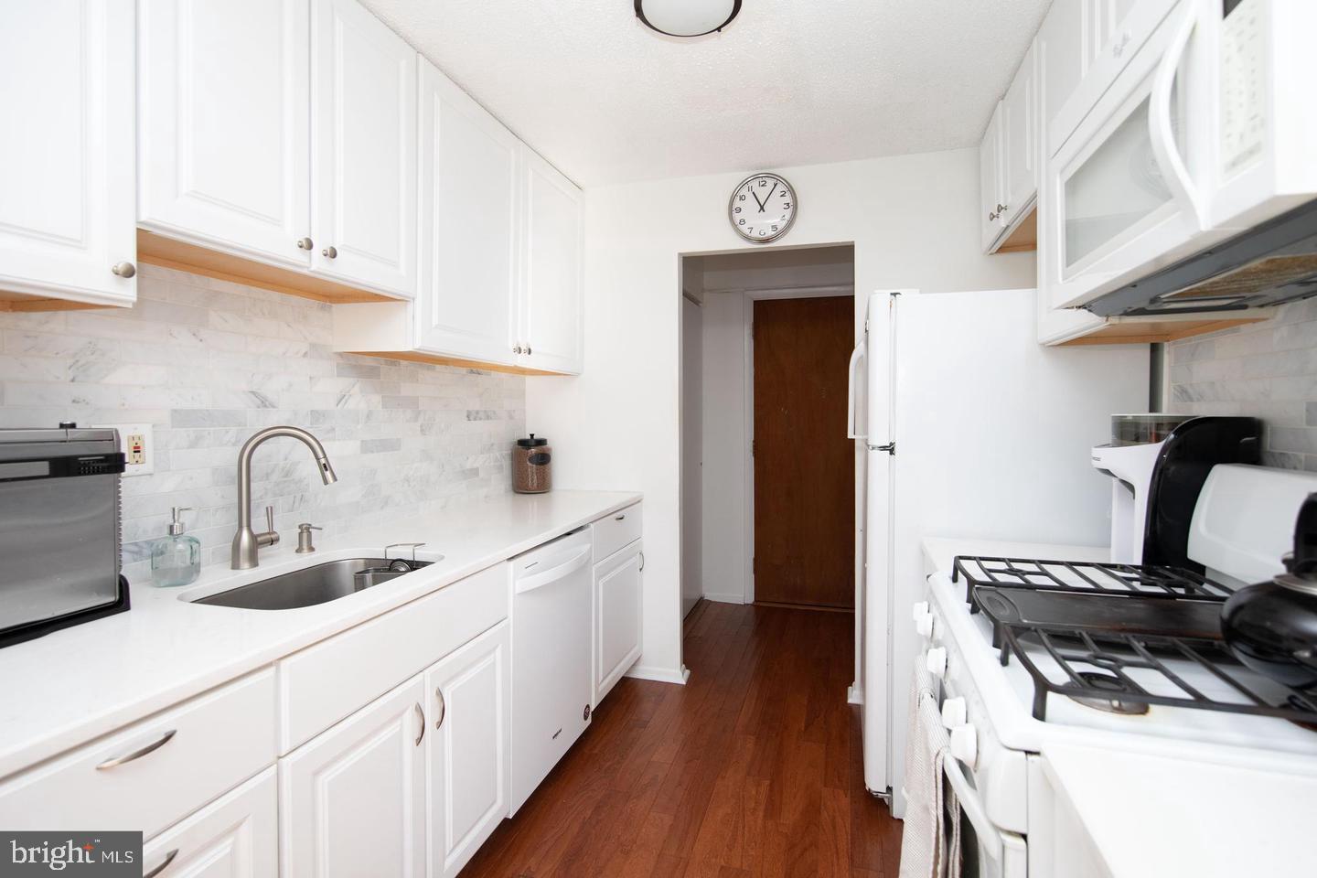 250 RIDGE PIKE #B346 Property Photo 1