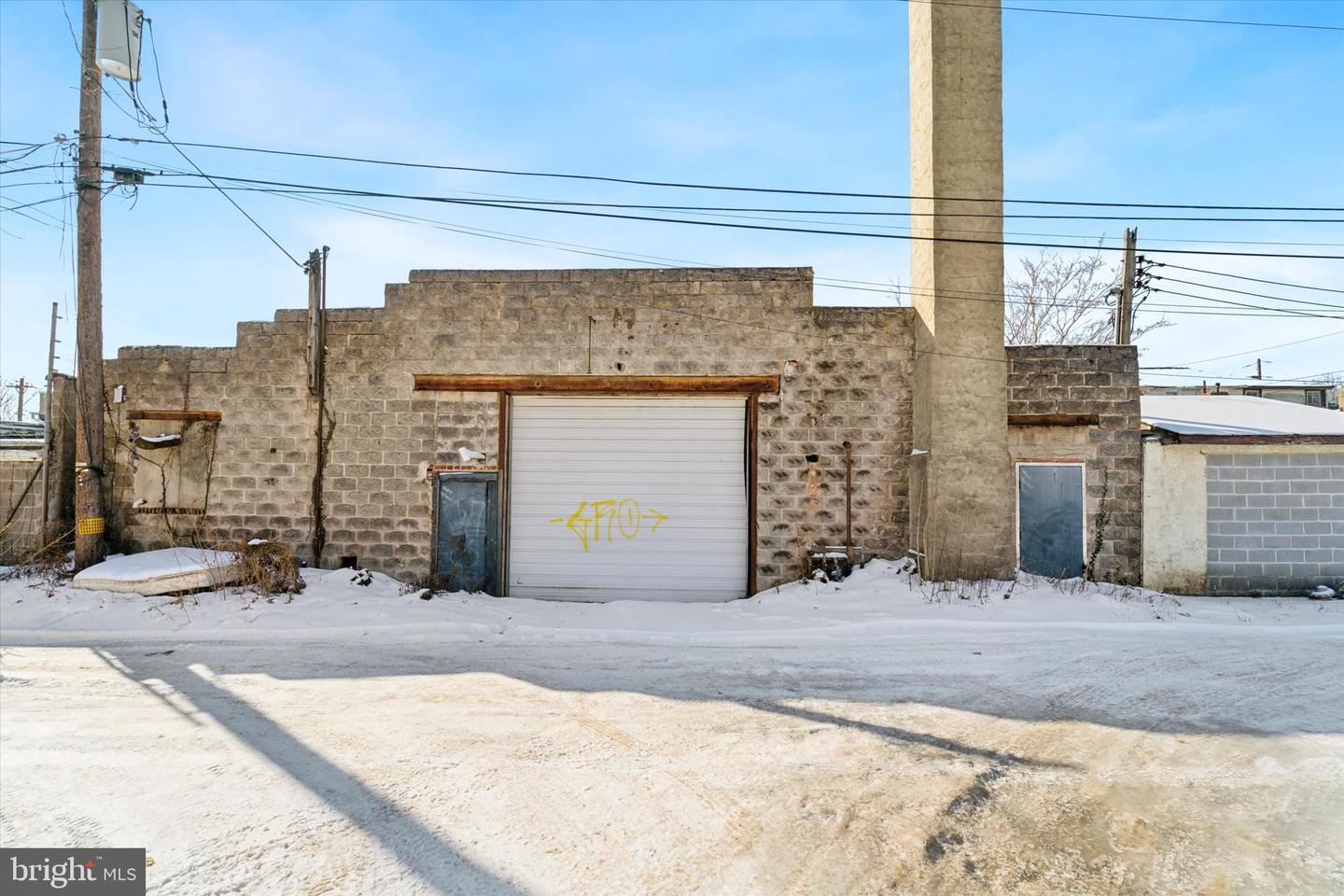 1445 W Main St Property Photo 10
