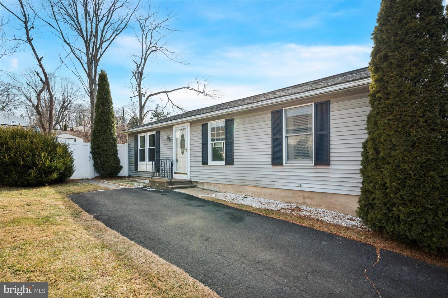 1447 Rothley Ave Property Photo