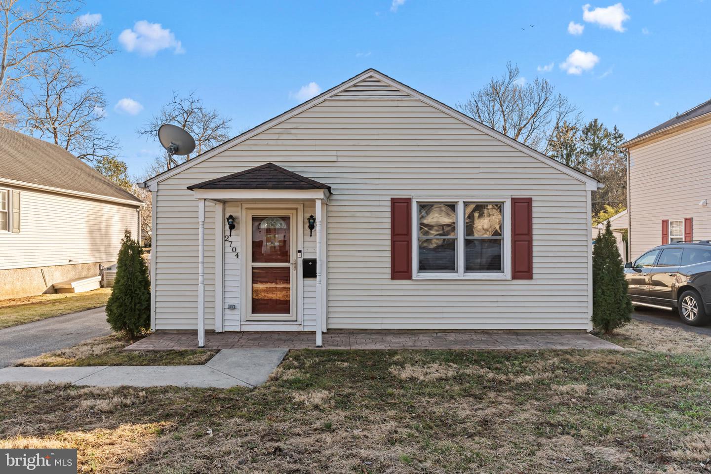 2704 Fernwood Ave Property Photo