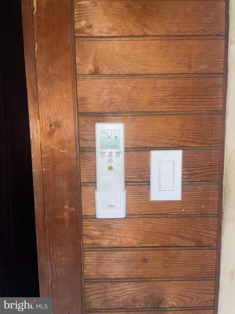 1 Roberts Ave Property Photo 8