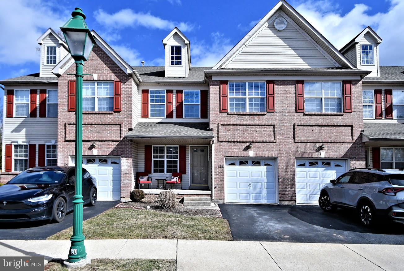 123 Raintree Xing Property Photo