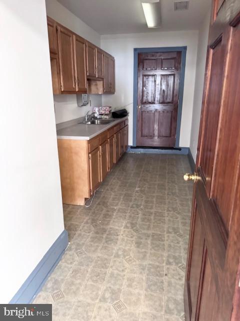 139 W Main St Property Photo 15