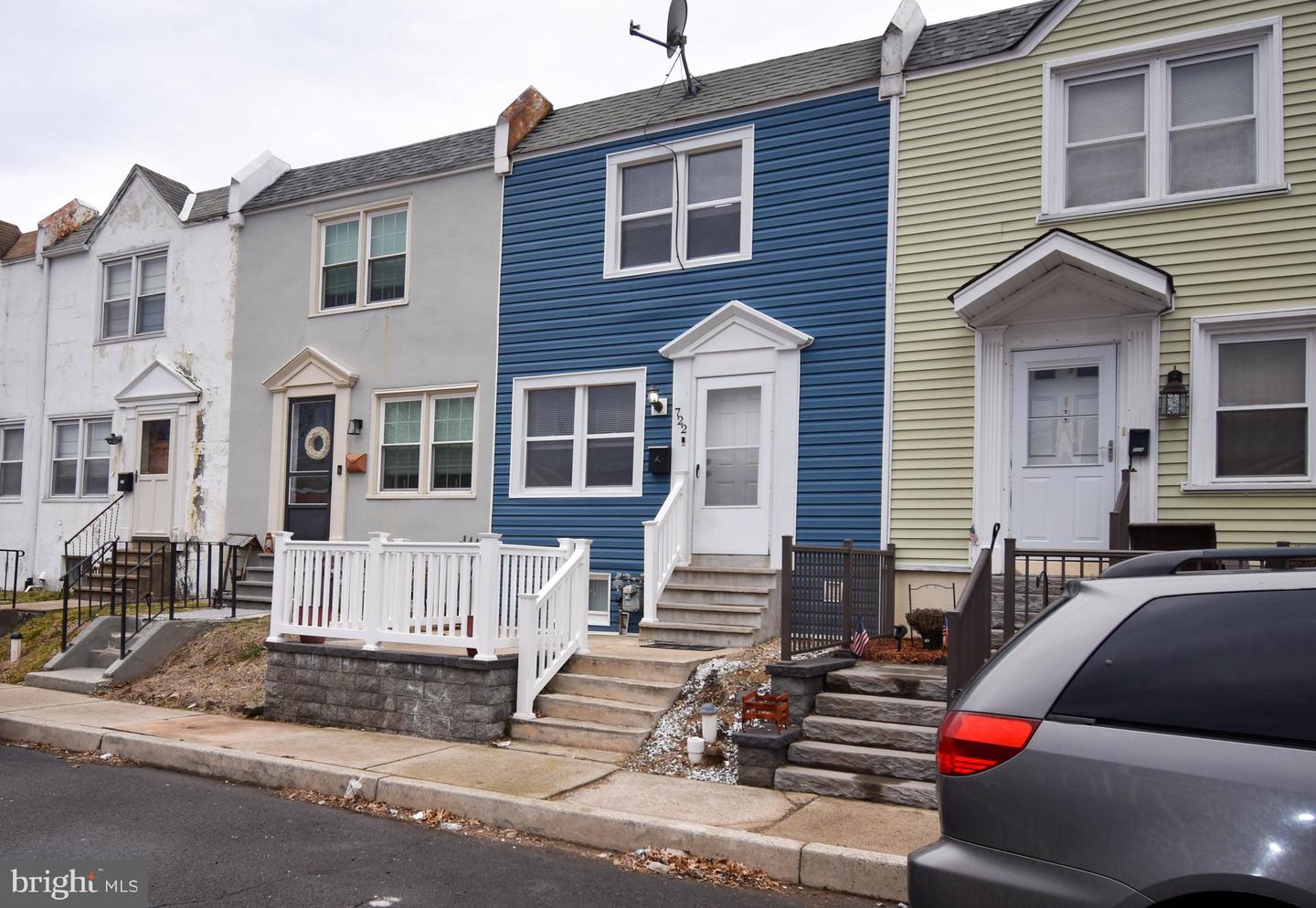 722 Shaw Ave Property Photo