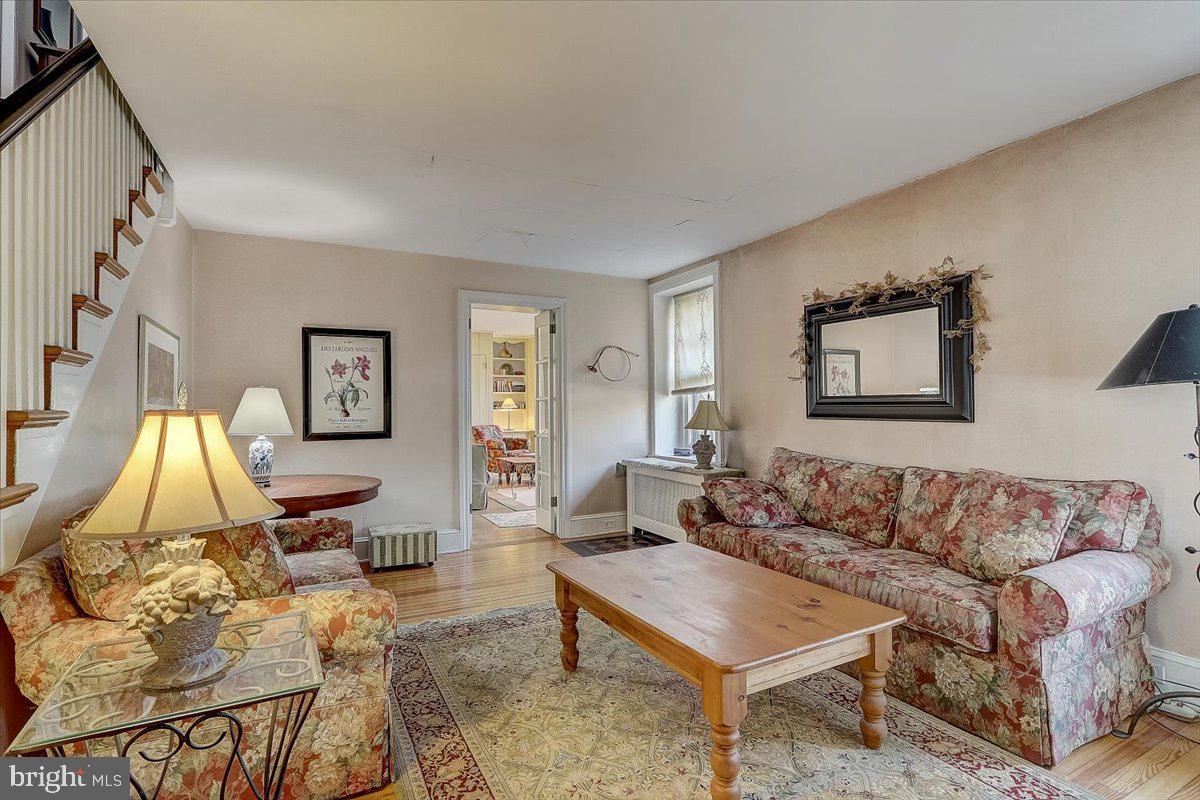 1525 Limekiln Pike Property Photo 4