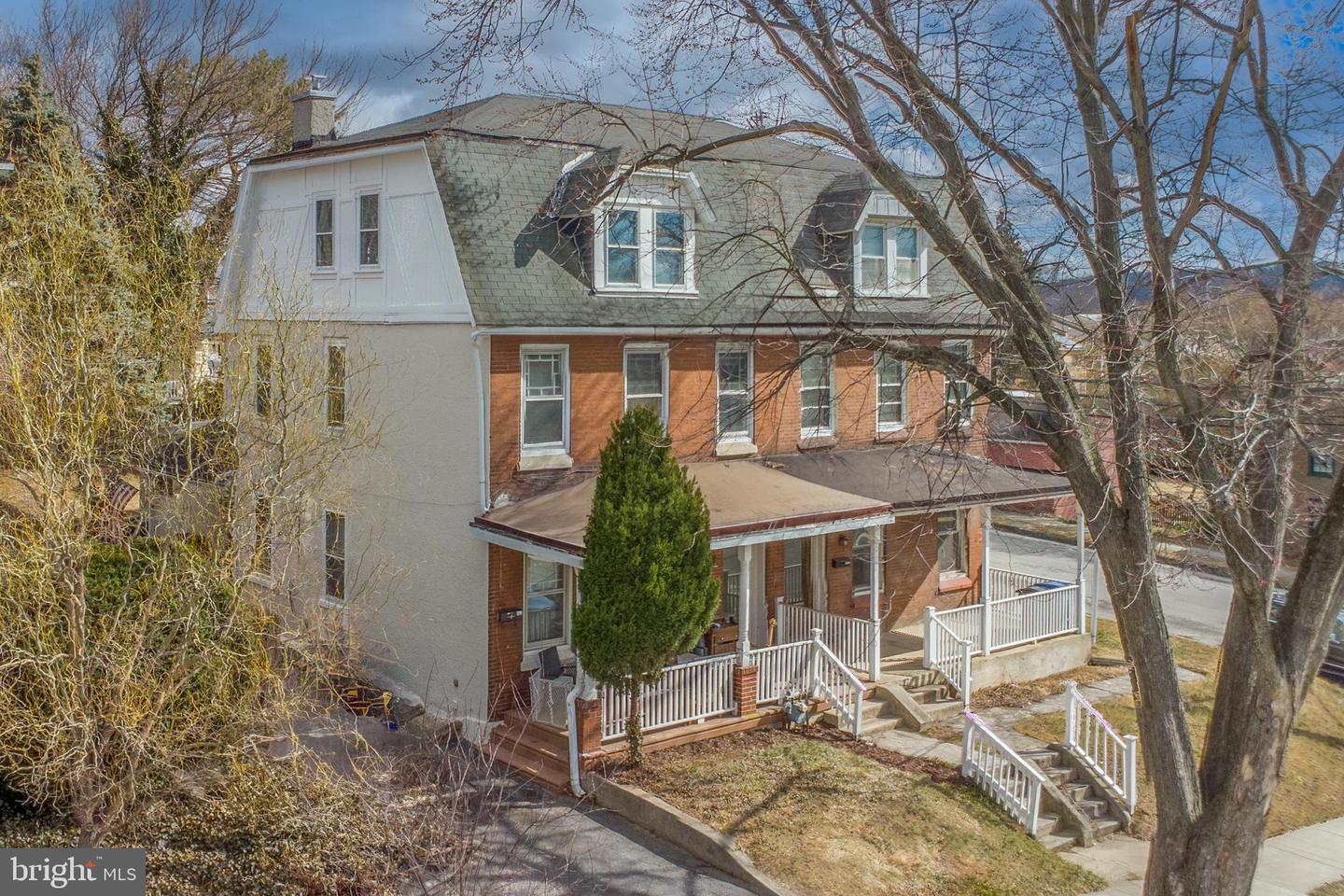 142 Seventh Property Photo