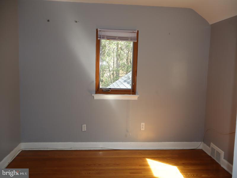 529 Waln Rd Property Photo 12