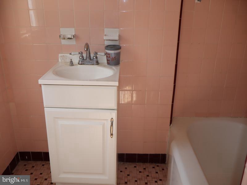 529 Waln Rd Property Photo 15