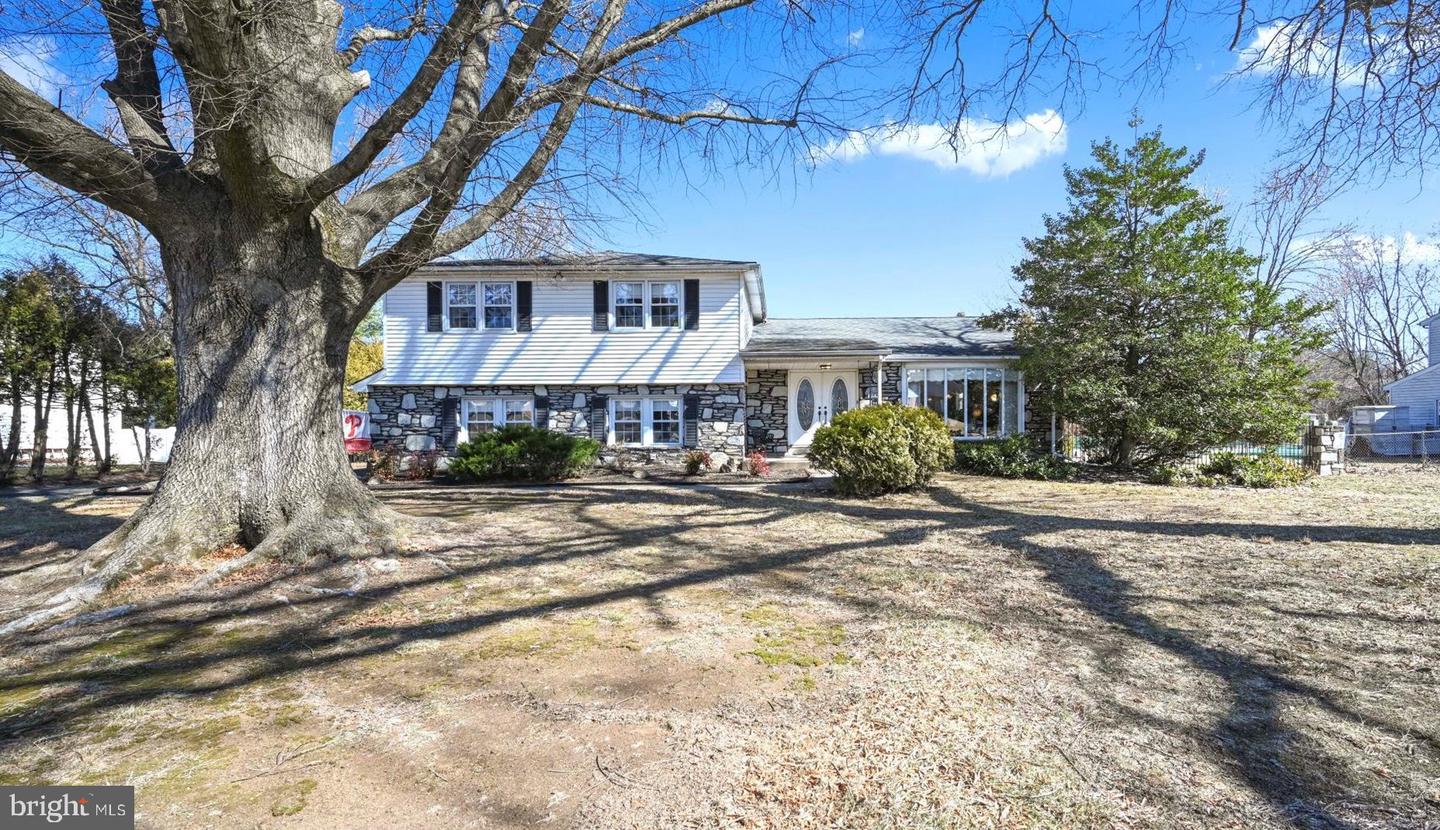 863 Furrow Ln Property Photo