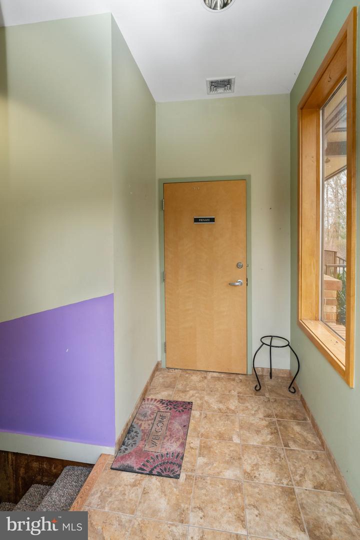 1117 S Broad St Property Photo 8