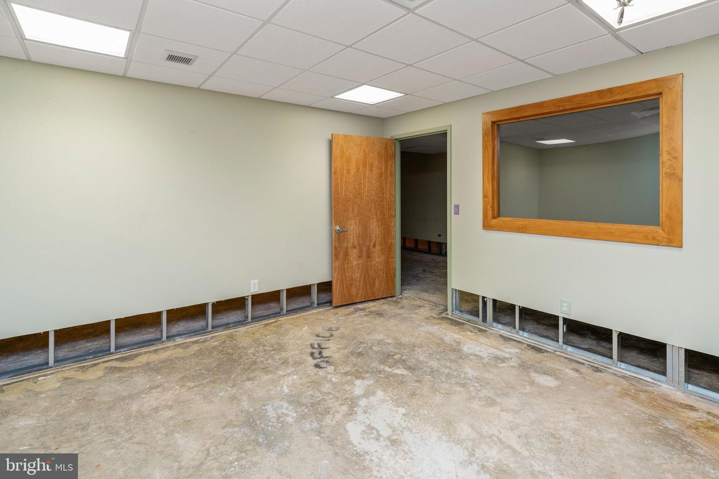 1117 S Broad St Property Photo 17