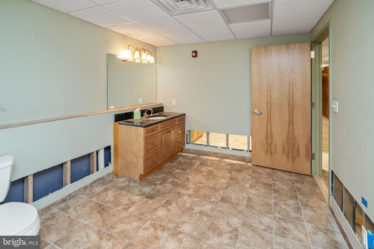 1117 S Broad St Property Photo 32