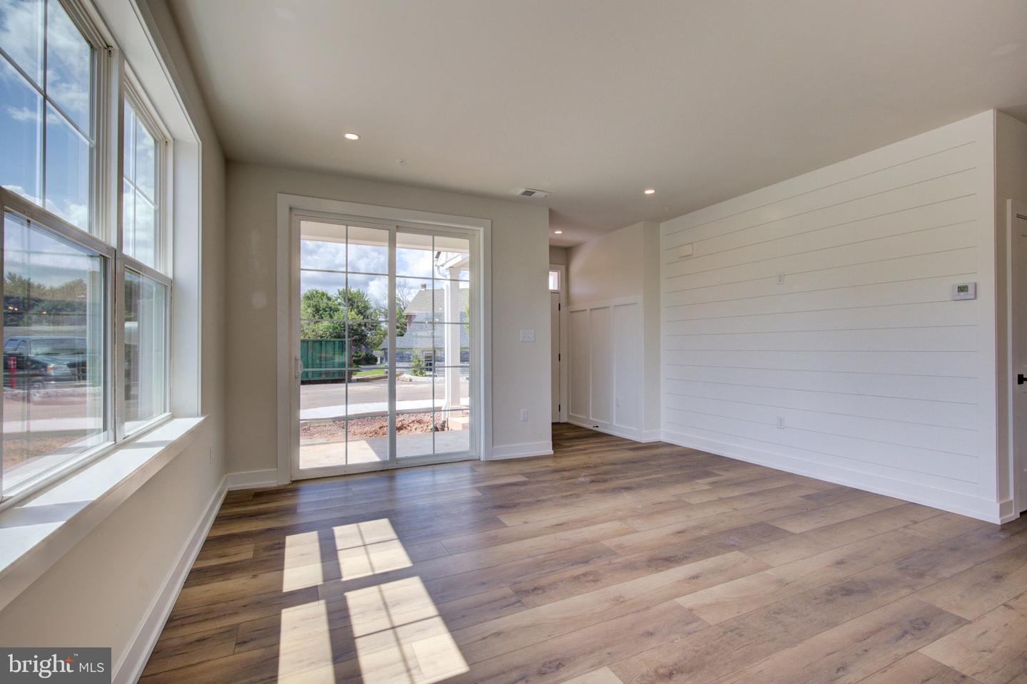 415 Asha Way #201 Upper Property Photo 6