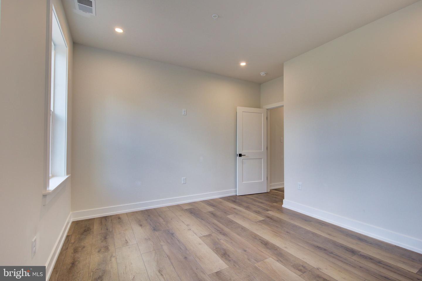 415 Asha Way #201 Upper Property Photo 15