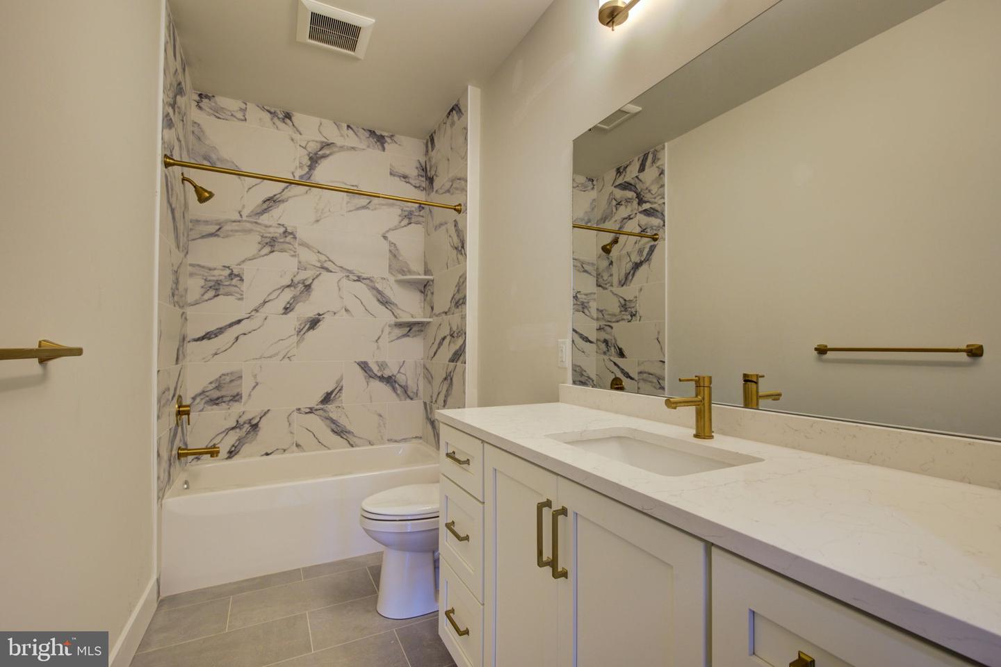 415 Asha Way #201 Upper Property Photo 16