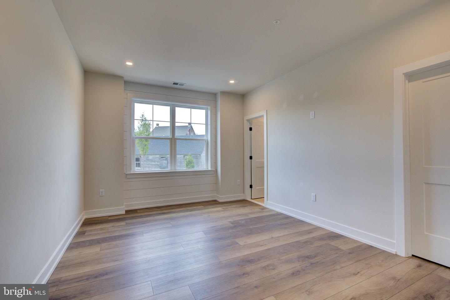 415 Asha Way #201 Upper Property Photo 18