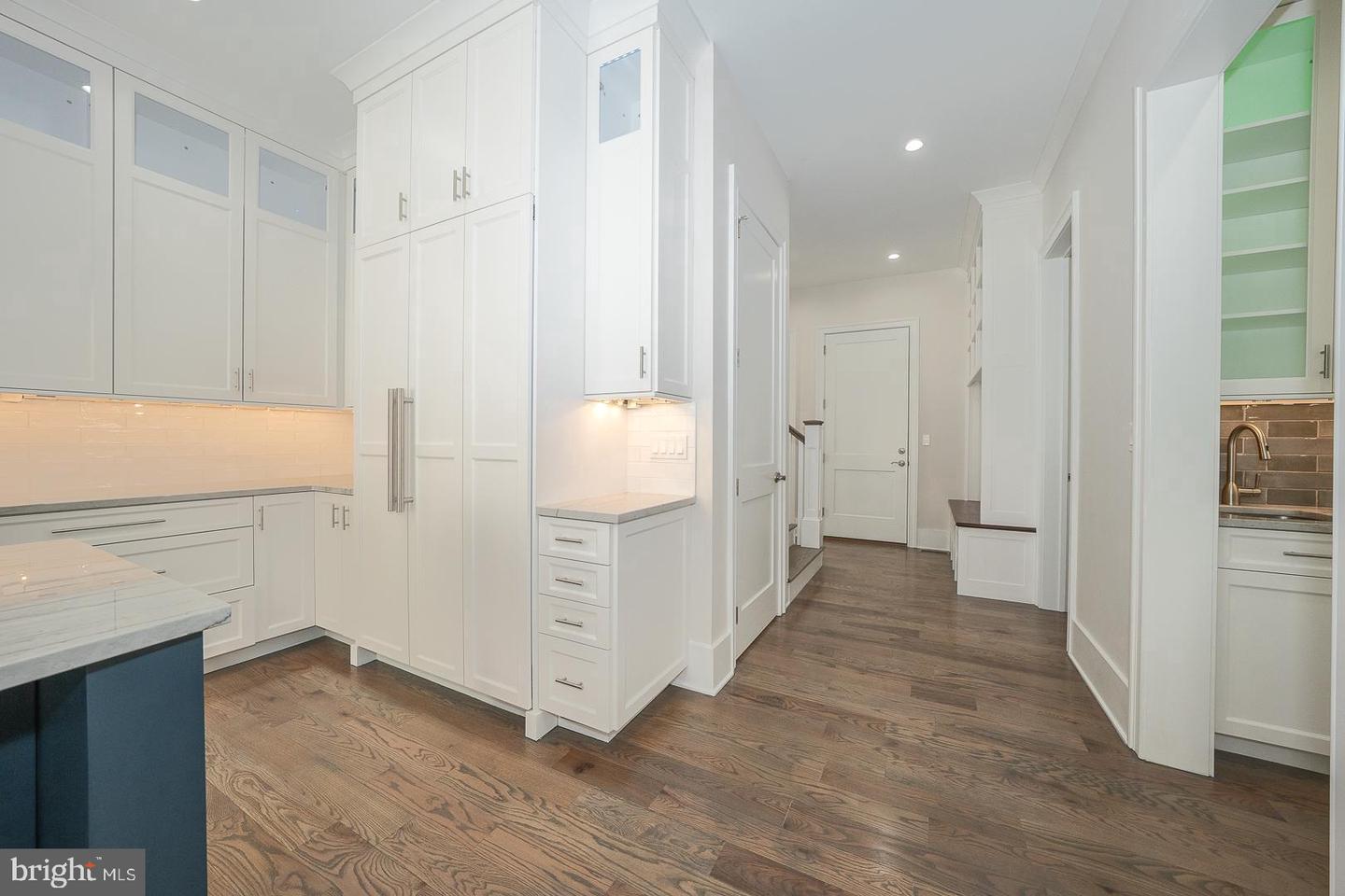 651 Merion Square Rd Property Photo 7