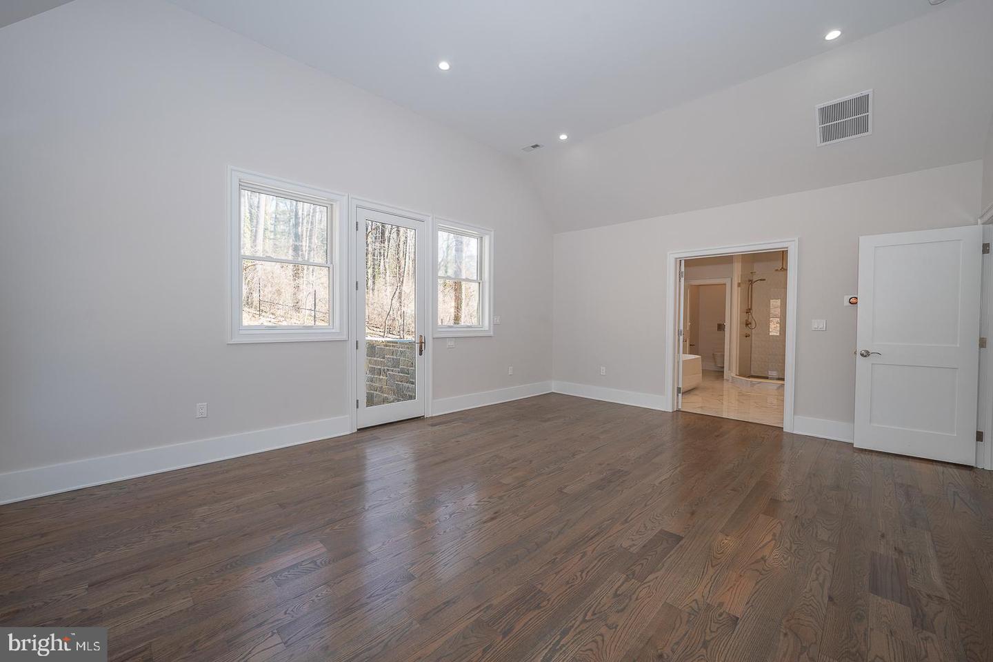 651 Merion Square Rd Property Photo 18