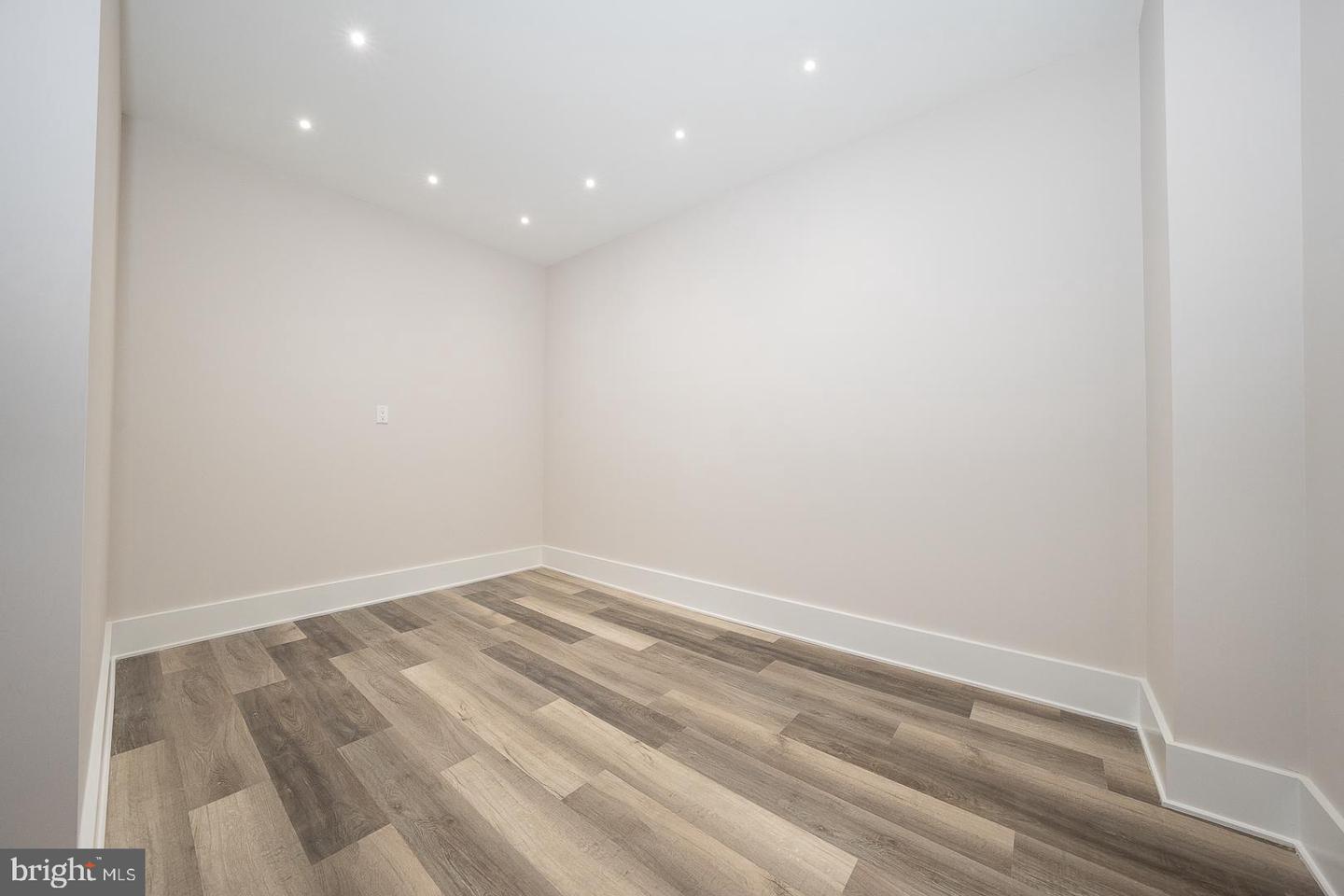 651 Merion Square Rd Property Photo 45