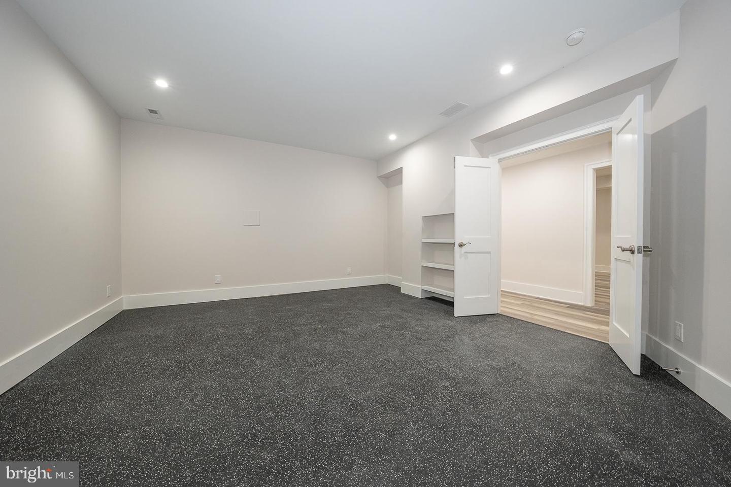 651 Merion Square Rd Property Photo 48