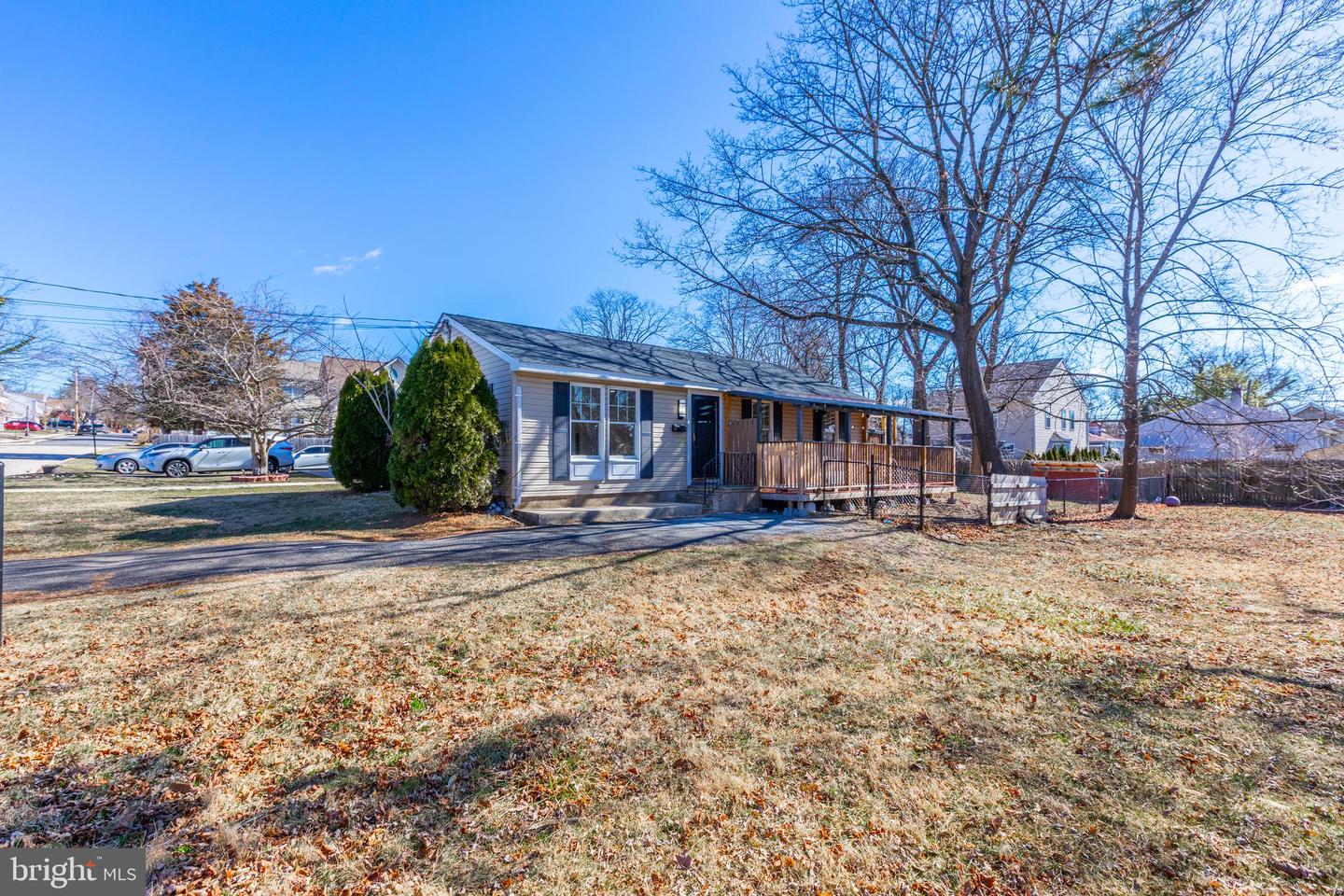 241 Chelsea Ave Property Photo