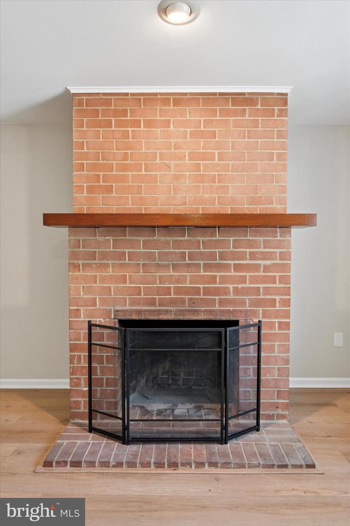624 Coates Ln Property Photo 6