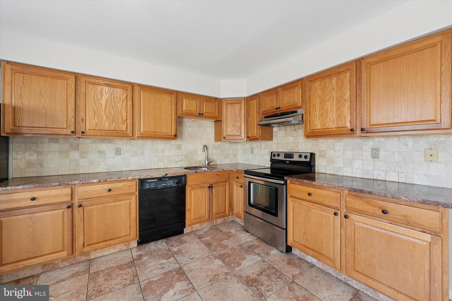 624 Coates Ln Property Photo 9