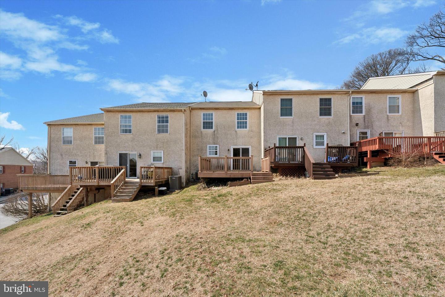 624 Coates Ln Property Photo 13