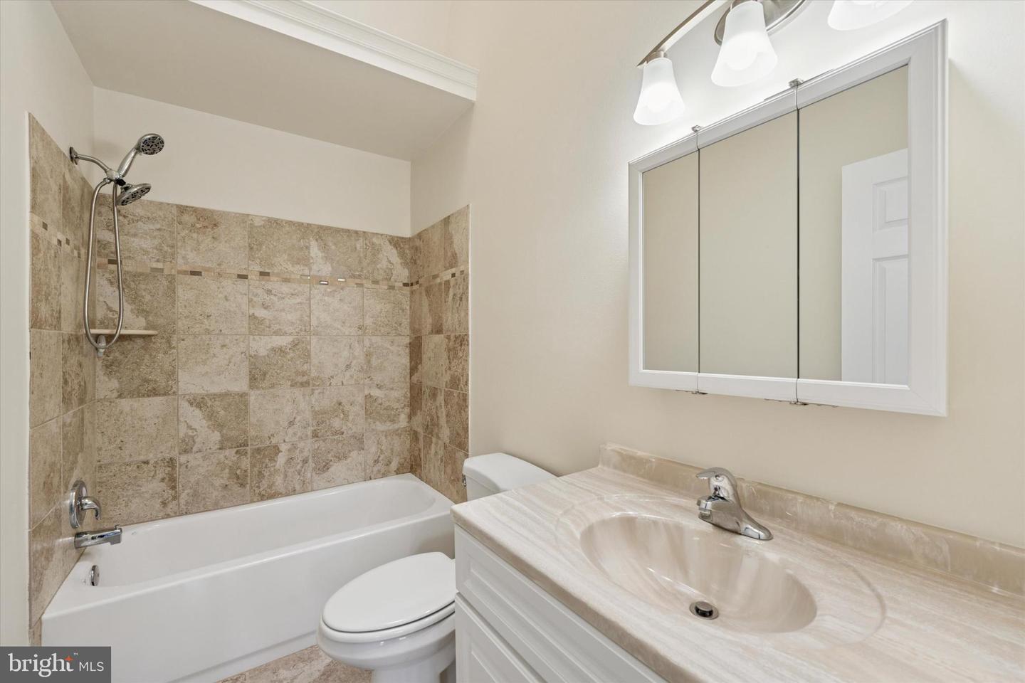 624 Coates Ln Property Photo 17