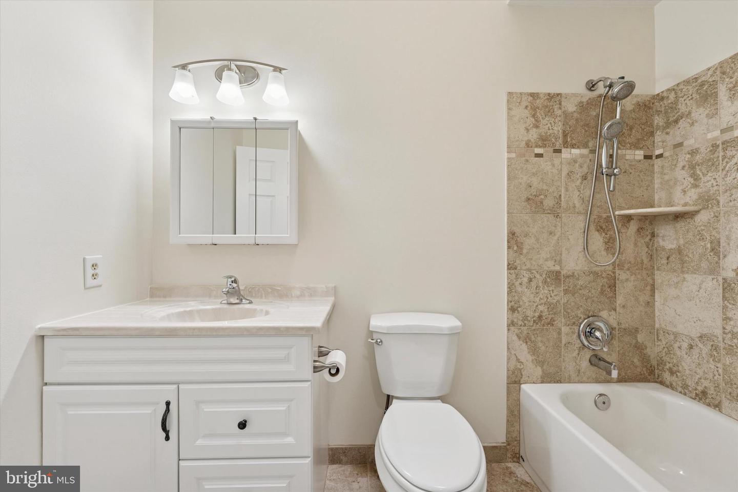 624 Coates Ln Property Photo 22