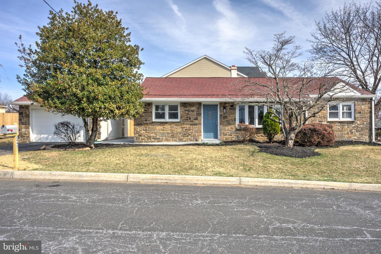 Abington Junior High School Real Estate Listings Main Image